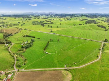 Ideal large lifestyle block or runoff!