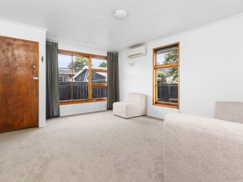 Charming, Private and Versatile!