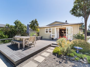 Charm and Character on Featherston