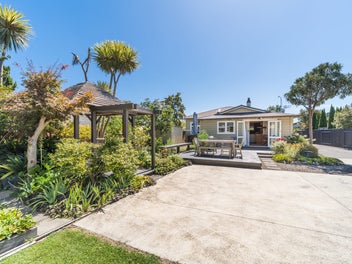 Charm and Character on Featherston