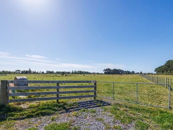 Newbury Lifestyle Sections