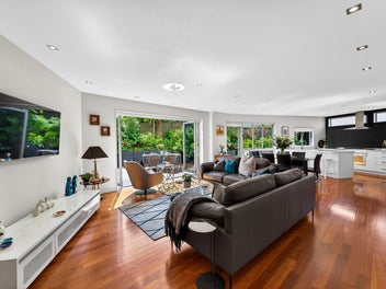 Concrete & Weatherboard, 326sqm of Elevated Living