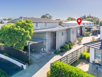 Tucked Away Little Gem!