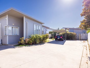 Tucked Away Little Gem!