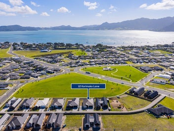 Park-Side Position and Mountain Views