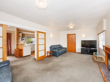 AWAPUNI - 3 BEDROOMS HUGE UTILITY ROOM!