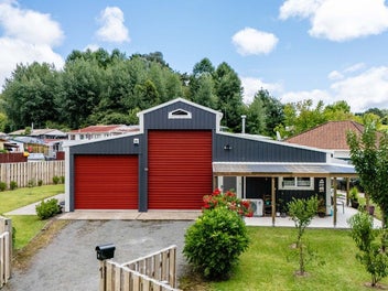 Mega Garage, Prime Kawerau Position