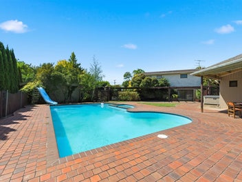 Large Family Retreat on Private Rural Section