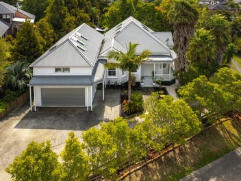 Four-bedroom dream villa plus two-bedroom income