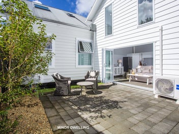 Timeless villa. Modern income.