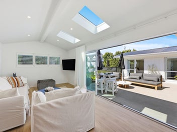 Poolside living and room for the boat