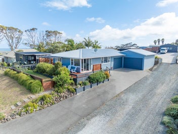 Immaculate, Sea Views, 2 x Double Garages
