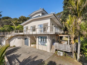 Elevated Coastal Living with Iconic Piha Views