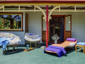 Beachside Living - Immediate Possession