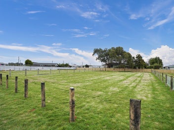 AFFORDABLE SECTION WITH RURAL OUTLOOK