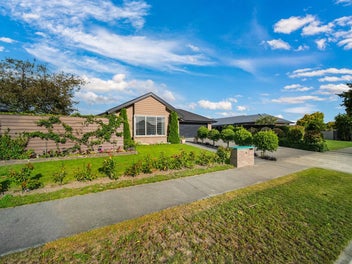 Lifestyle Outlook with Space to Entertain