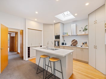 Hits the Target on Archer!