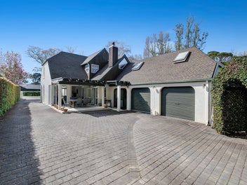 Manly coastal advantage, auction countdown on!