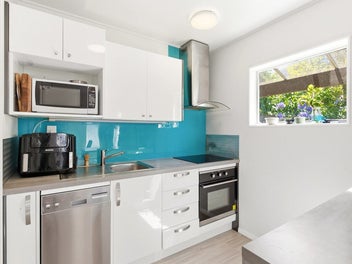 LOCATION WINS - WALK TO EVERYTHING