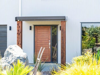 Coastal Living with Ocean & Harbour Views