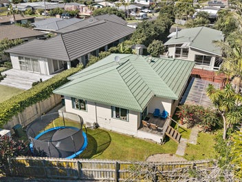 Walk Everywhere - Love Where You Live!