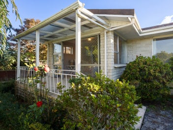 Sun, Space & Superb Location