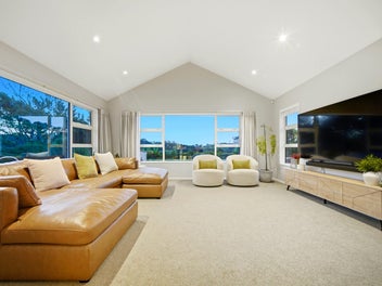 Bush Views, Poolside Bliss