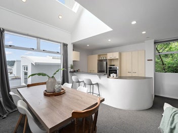 Large Private Terrace Townhouse