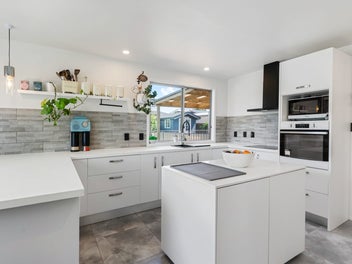 #GAMEDAY Sun-Soaked Family Living