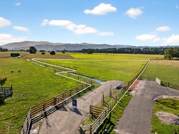 Tararua Views, Premium Position