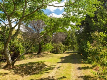 Tranquil Lifestyle Near Town