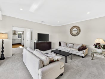 Spacious Family Living in DGZ