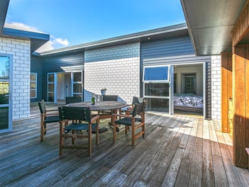 Elegant, Easy Living