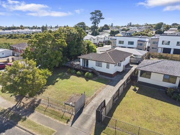 #GameDay - Home & Income