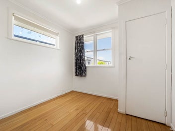 Spacious Brick Unit! Convenient Location!