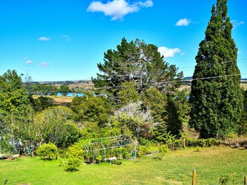 Affordable, Solid Starter with Views