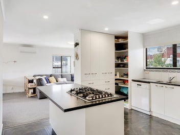 Country Outlook, City Convenience