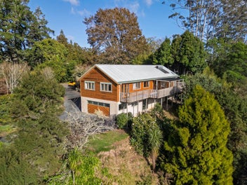 Renovated Cedar Sanctuary + Separate Studio