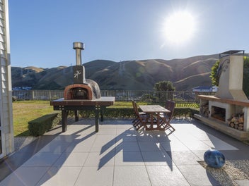 Grand Panoramic Estate in Prestigious Churton Park