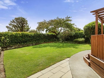 Sunny Gem Ready For You!