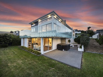 Breathtaking Views. Effortless Coastal Living!