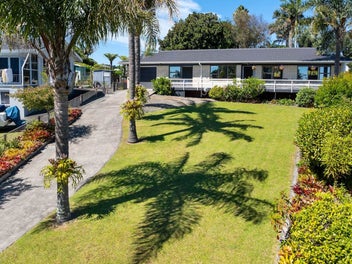 Land, Views & Lifestyle