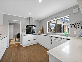 Family Living on 1,037sqm MOL