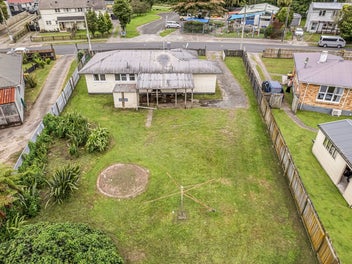 12 & 12a Bellingham Crescent Fordlands