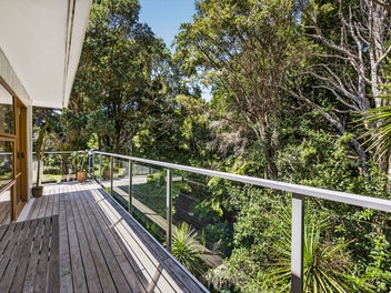 Double Westlake Zone - Renovated & Private