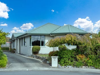 Cul-de-sac Sun-trap!