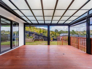 Single-level Modern Family Living in Stanmore Bay