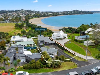 Family Home, Granny flat, Beach Access