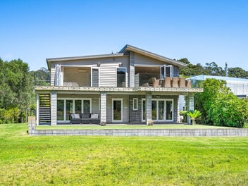 Immaculate Matapouri waterfront