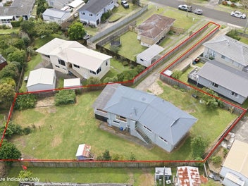 Land Lovers + Water Views - 1097sqm (approx.)